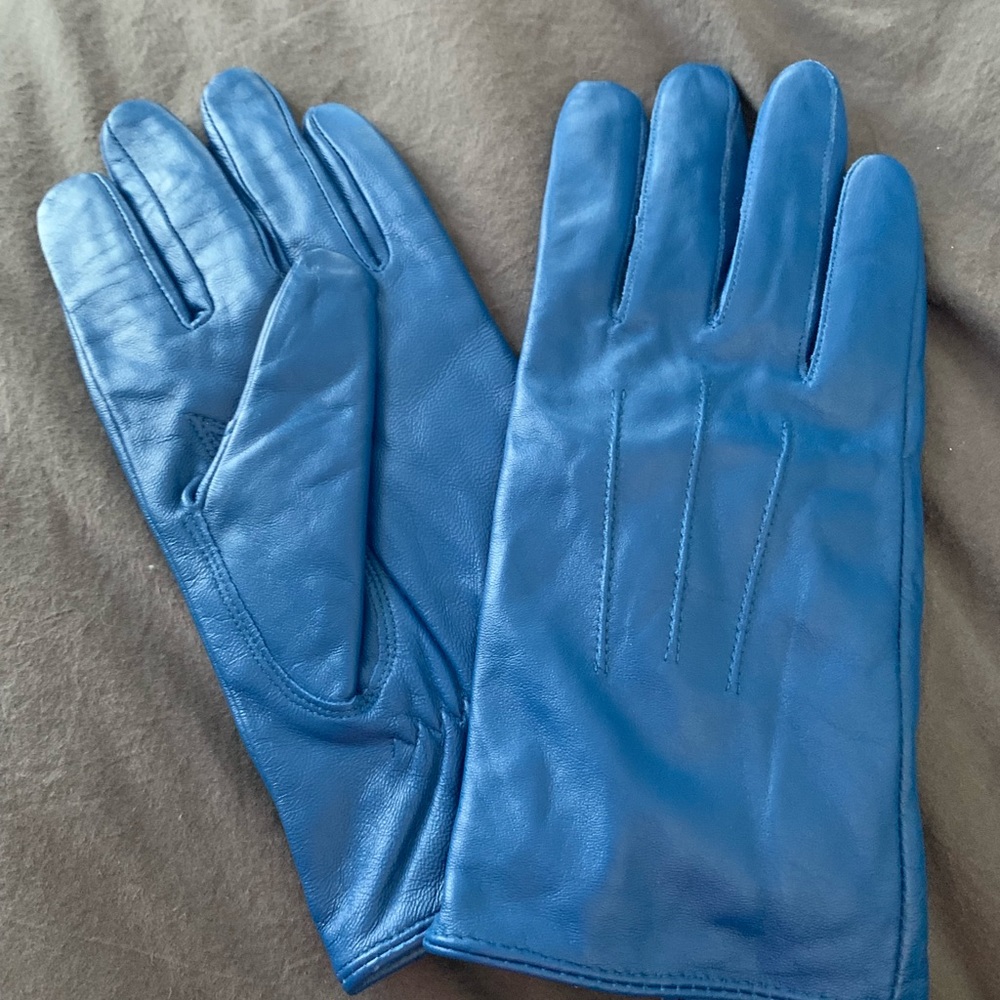 NWT blue Leather gloves - Size M/L